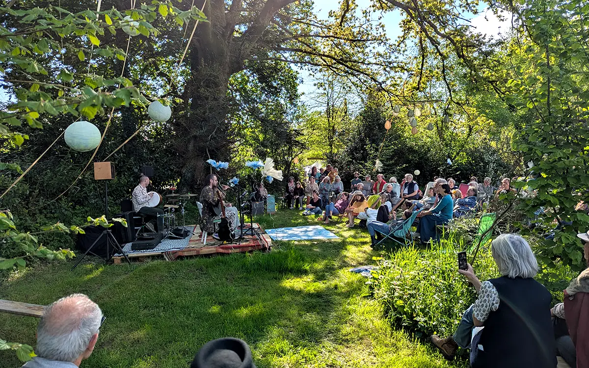 Fete du printemps à la fontaine Airmeth